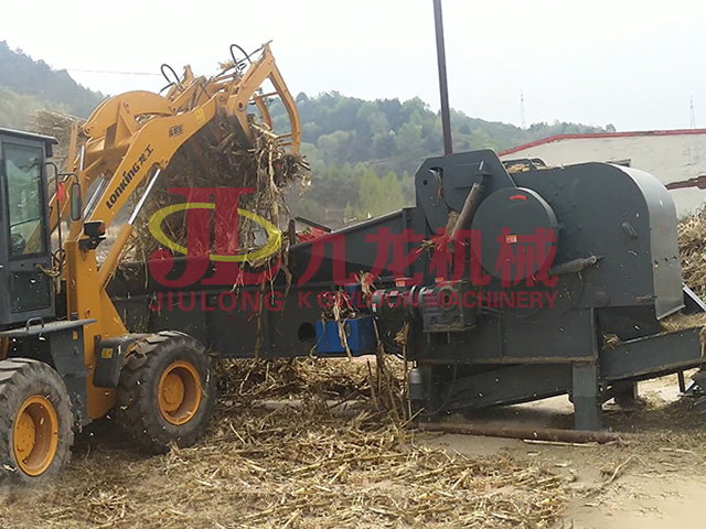 山西秸稈黃貯粉碎處理現場